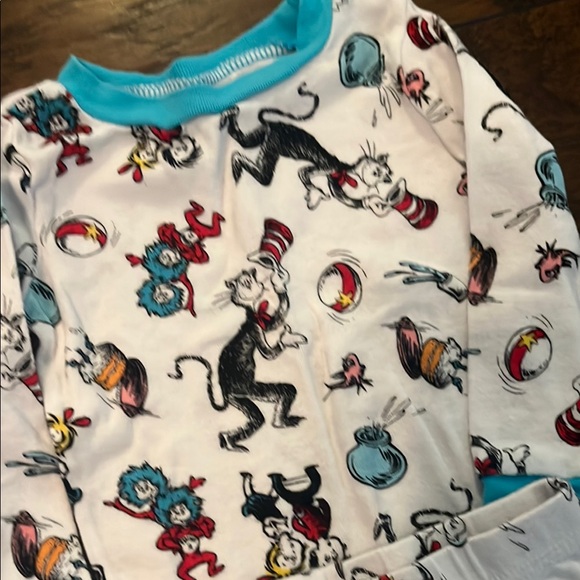 Set of 2 Dr. Seuss Themed Pajama Set - Picture 5 of 5
